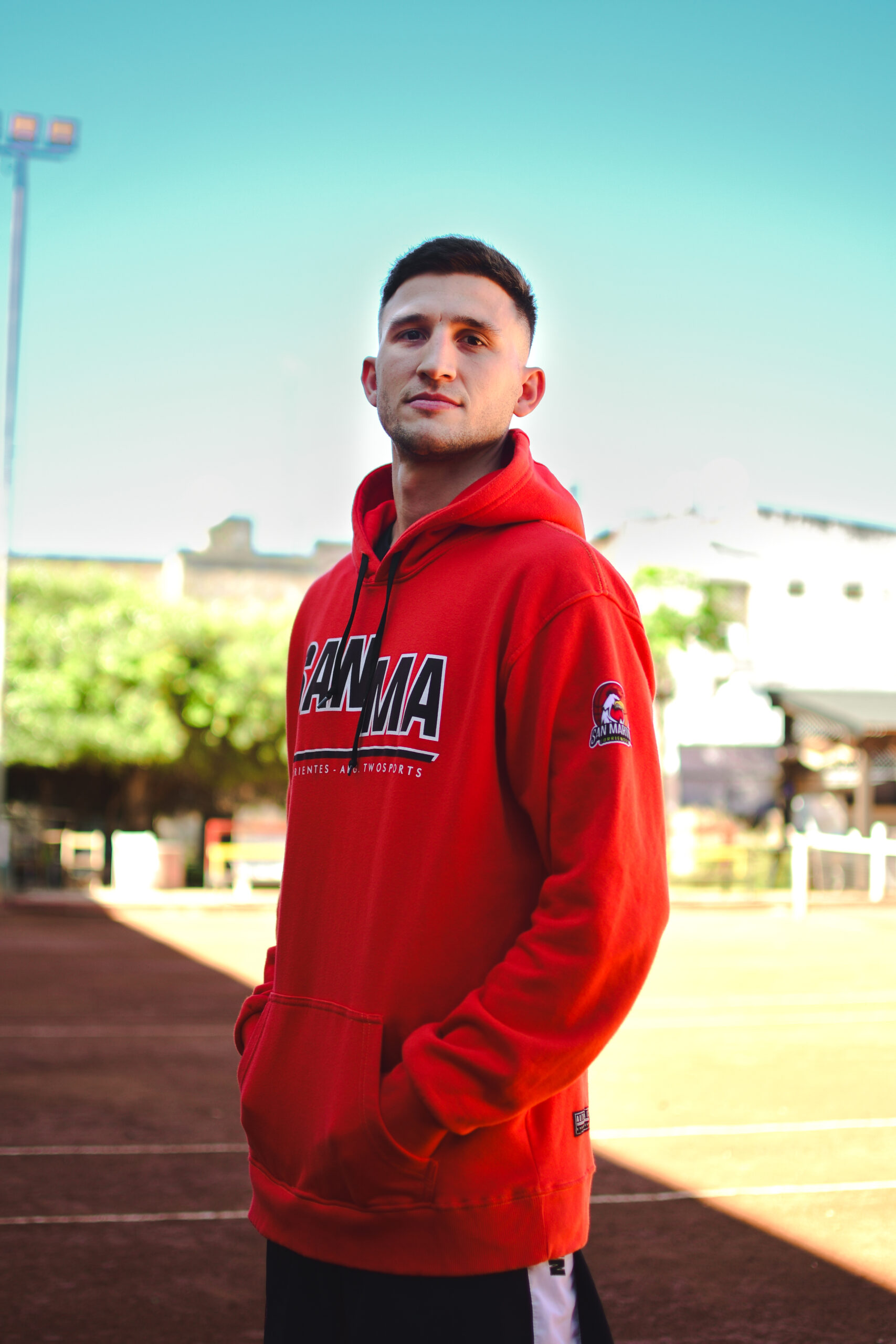 BUZO ROJO
